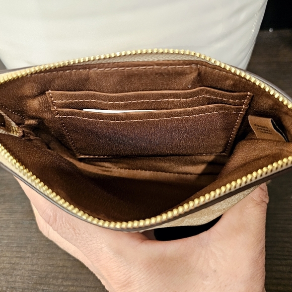 Coach Tan and Cream Wristlet NWT. - Picture 6 of 6